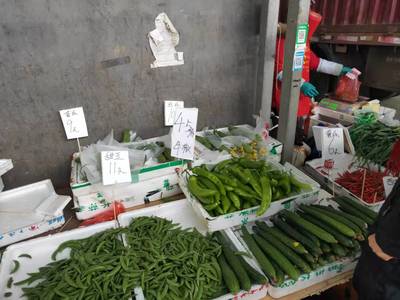 留守商户、菜品供应量比往年多一倍,龙上批发市场这样守护上海市民的“菜篮子”